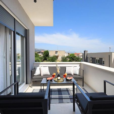 Bonaca Apartments With Terrace And Private Parking Kaštela المظهر الخارجي الصورة