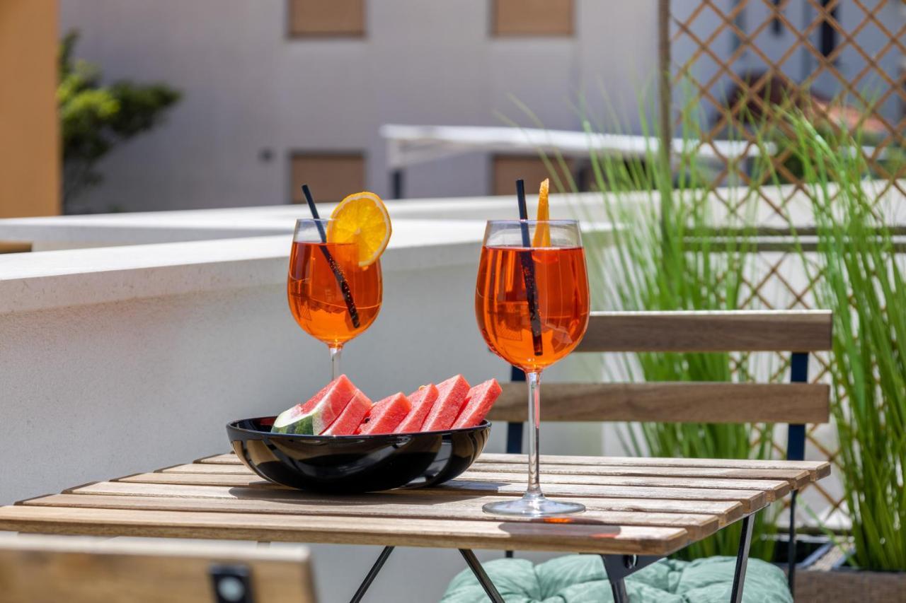 Bonaca Apartments With Terrace And Private Parking Kaštela المظهر الخارجي الصورة