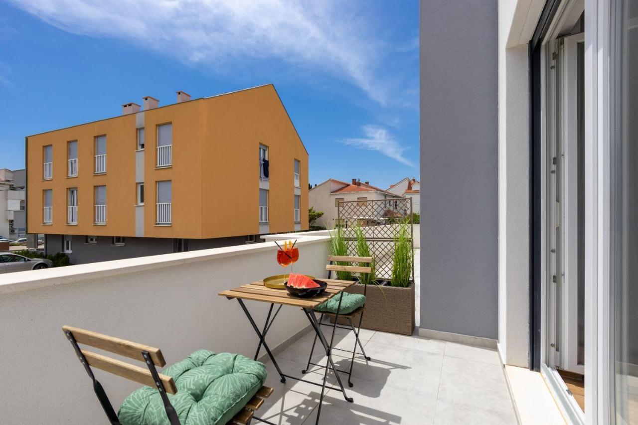 Bonaca Apartments With Terrace And Private Parking Kaštela المظهر الخارجي الصورة