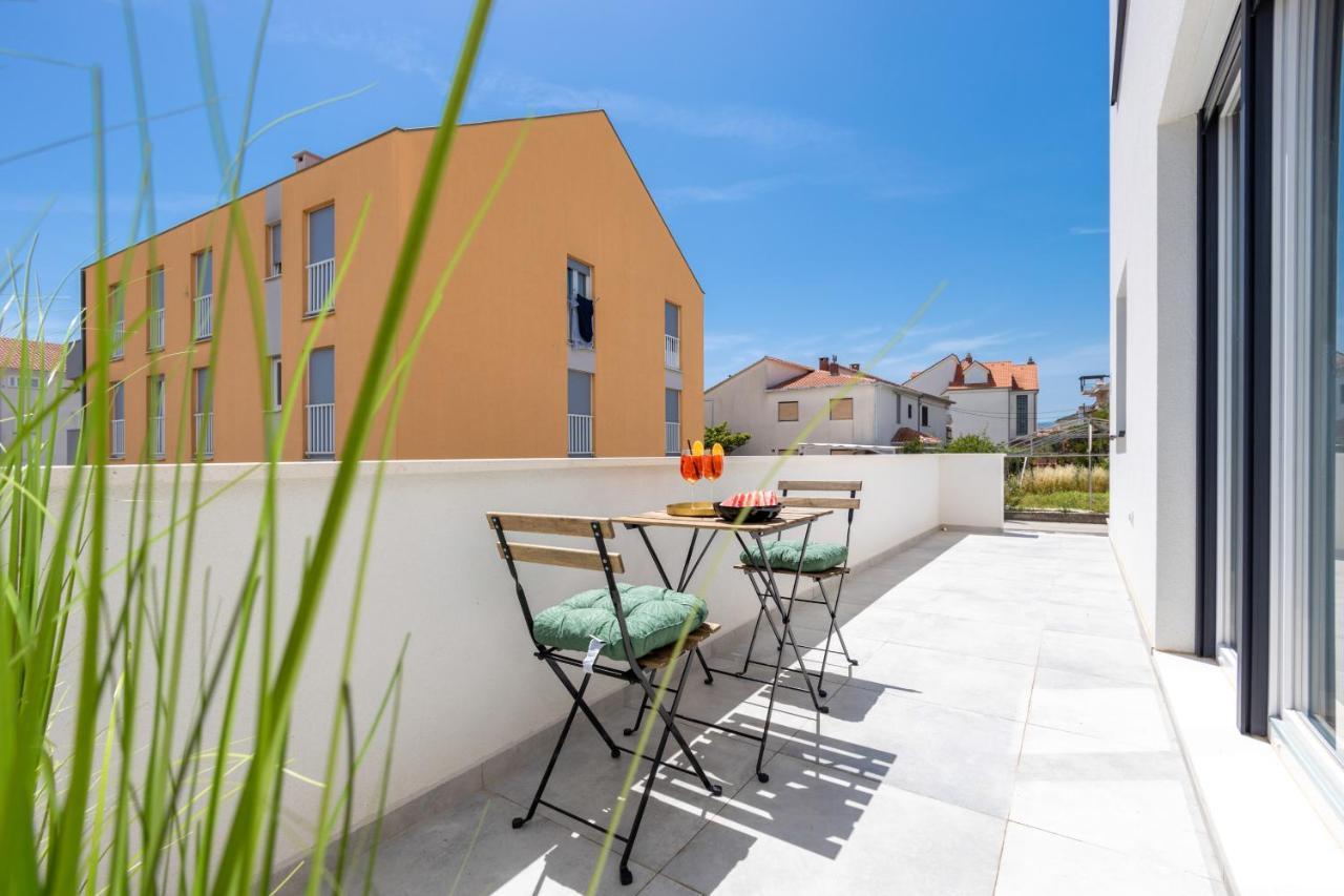 Bonaca Apartments With Terrace And Private Parking Kaštela المظهر الخارجي الصورة
