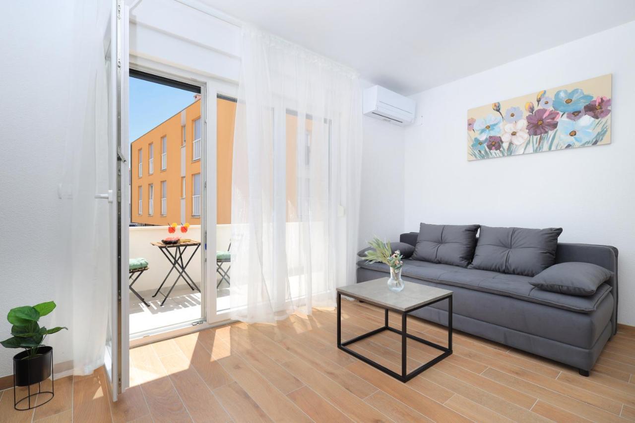 Bonaca Apartments With Terrace And Private Parking Kaštela المظهر الخارجي الصورة