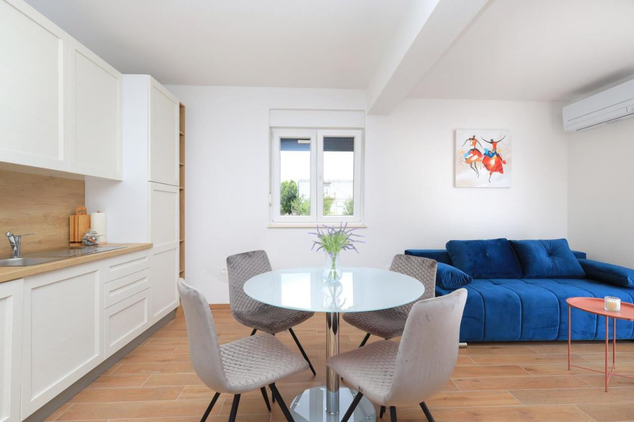 Bonaca Apartments With Terrace And Private Parking Kaštela المظهر الخارجي الصورة