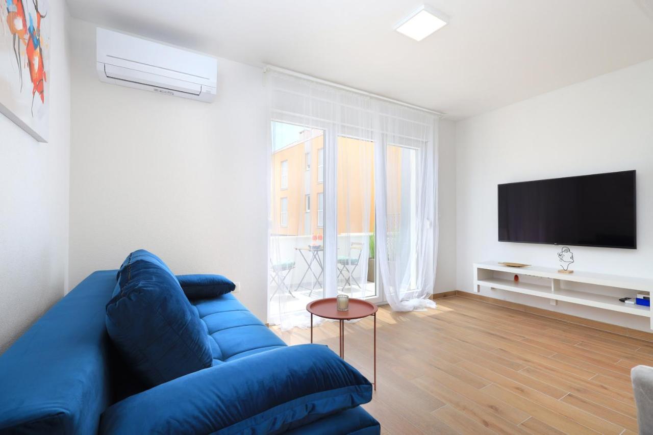 Bonaca Apartments With Terrace And Private Parking Kaštela المظهر الخارجي الصورة